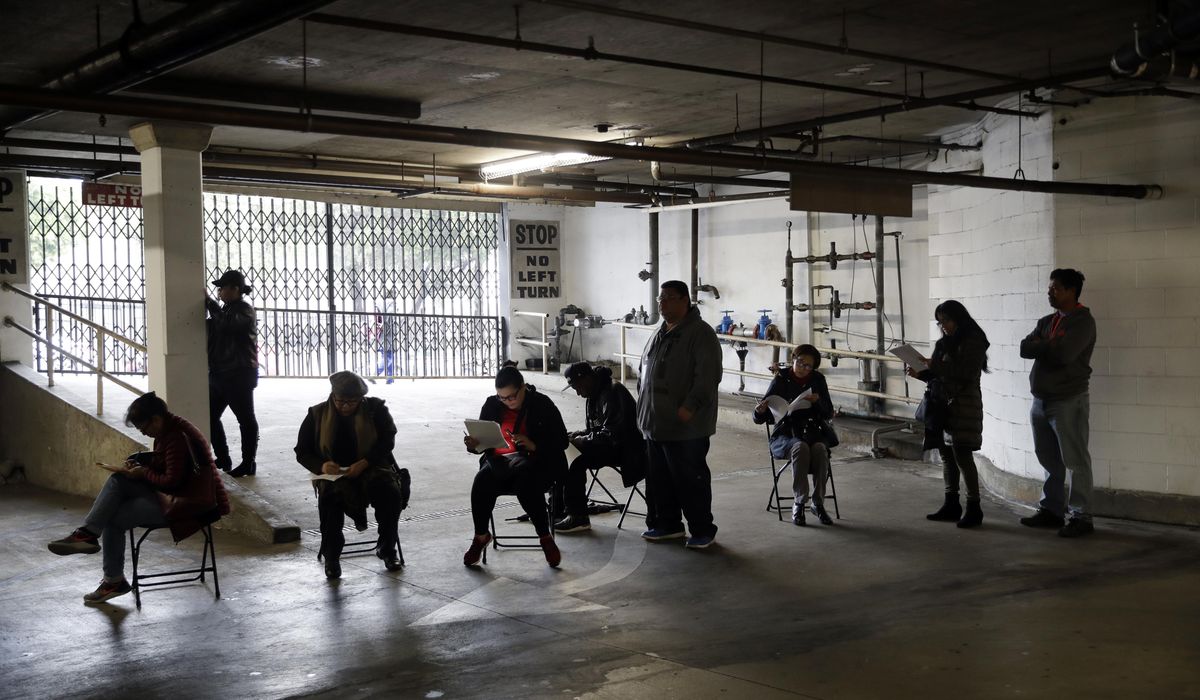 NextImg:Survey: Most U.S. workers like their job, but want higher pay