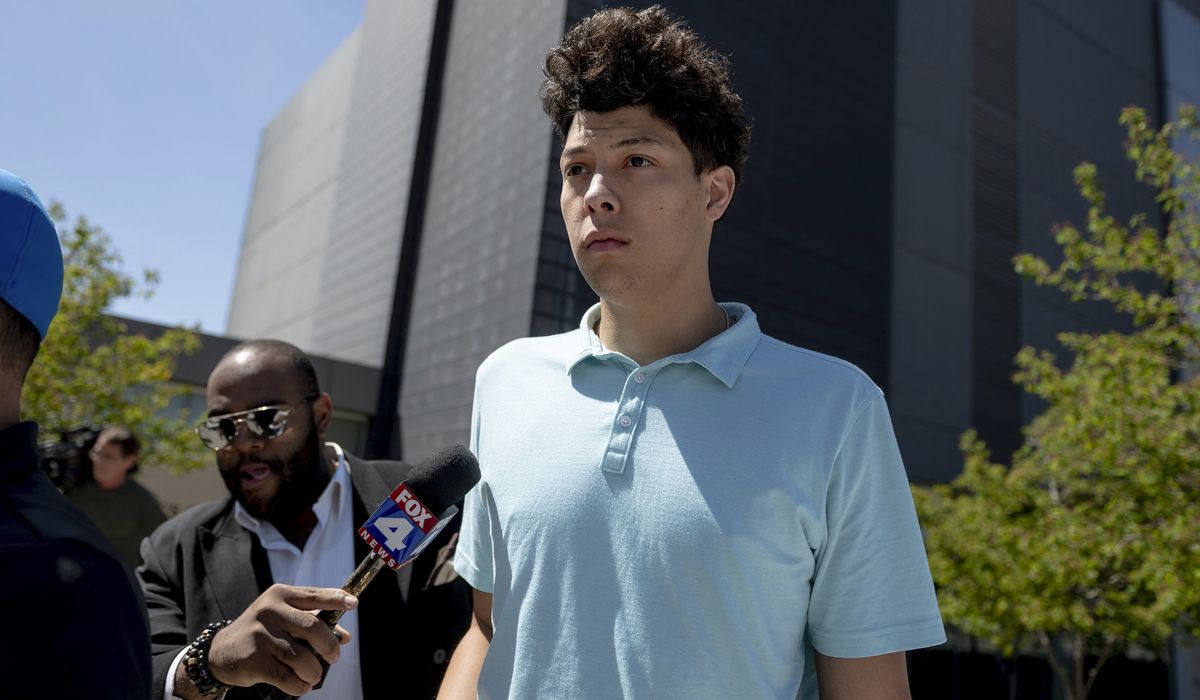 NextImg:Jackson Mahomes grabbed and kissed woman against her will three times, prosecutors say