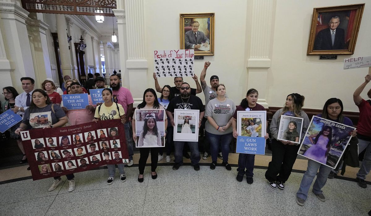 NextImg:Stalled gun bill advances in Texas after new mass shootings
