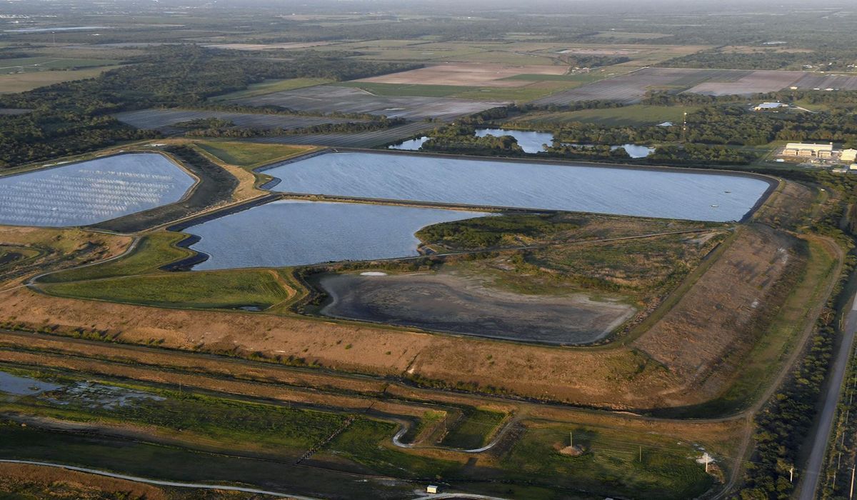 NextImg:Florida may study use of radioactive waste in building roads
