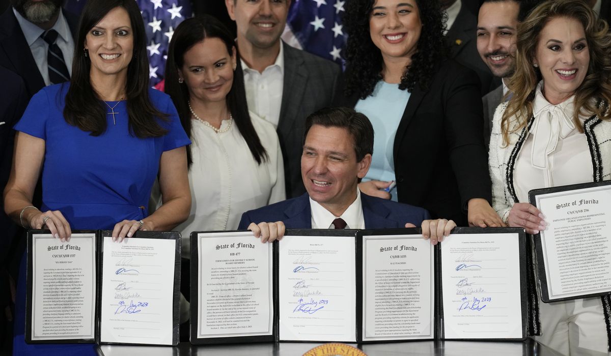 NextImg:Florida teachers union sues over DeSantis’ new union restrictions