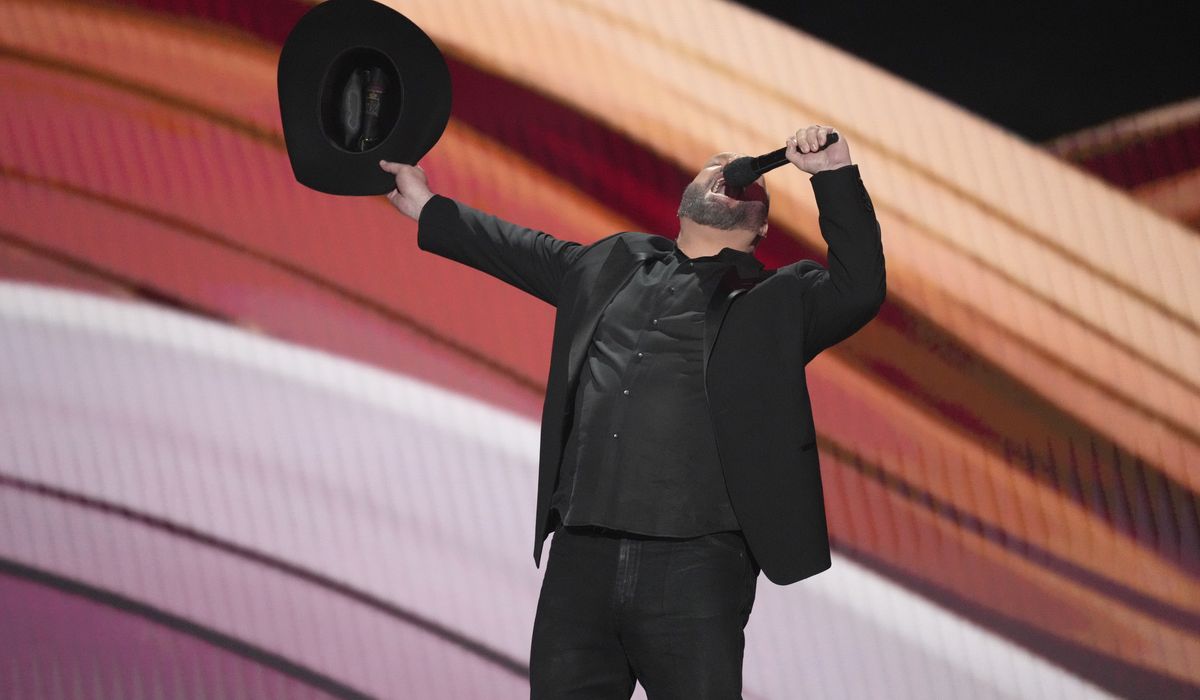 NextImg:Garth Brooks extends sold-out Las Vegas residency with 2024 dates