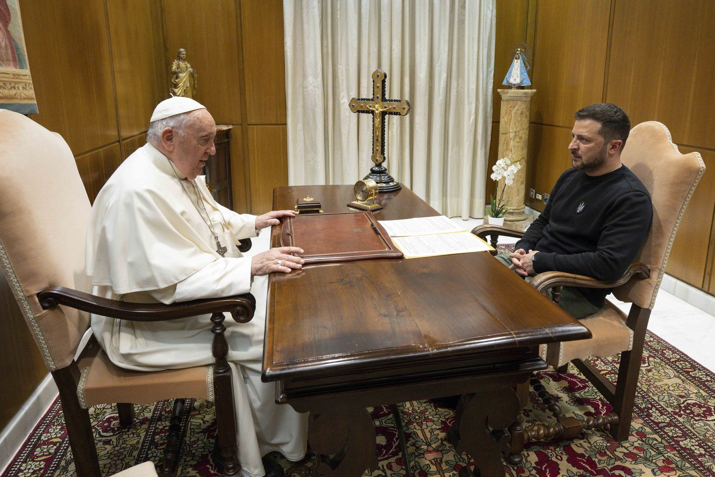 Zelenskyy, Vatikan'da Papa Francis ile görüştü ve Ukrayna'nın barış planına destek istiyor