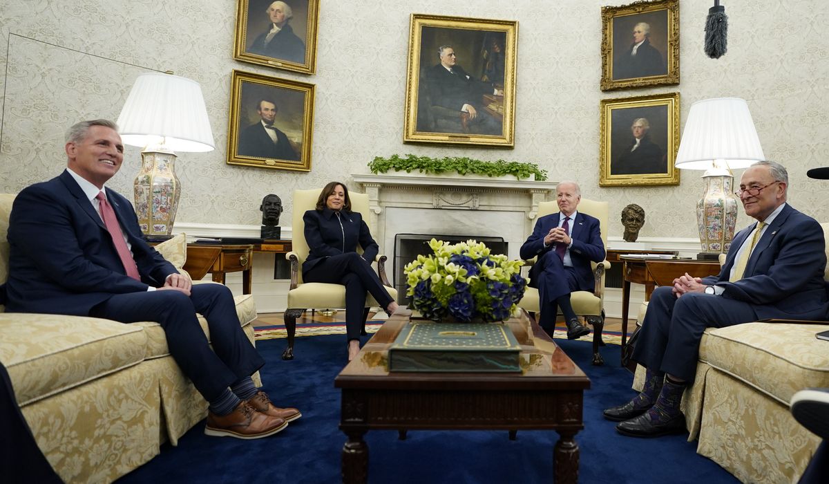 NextImg:Biden, McCarthy cut out Schumer, McConnell in debt limit talks