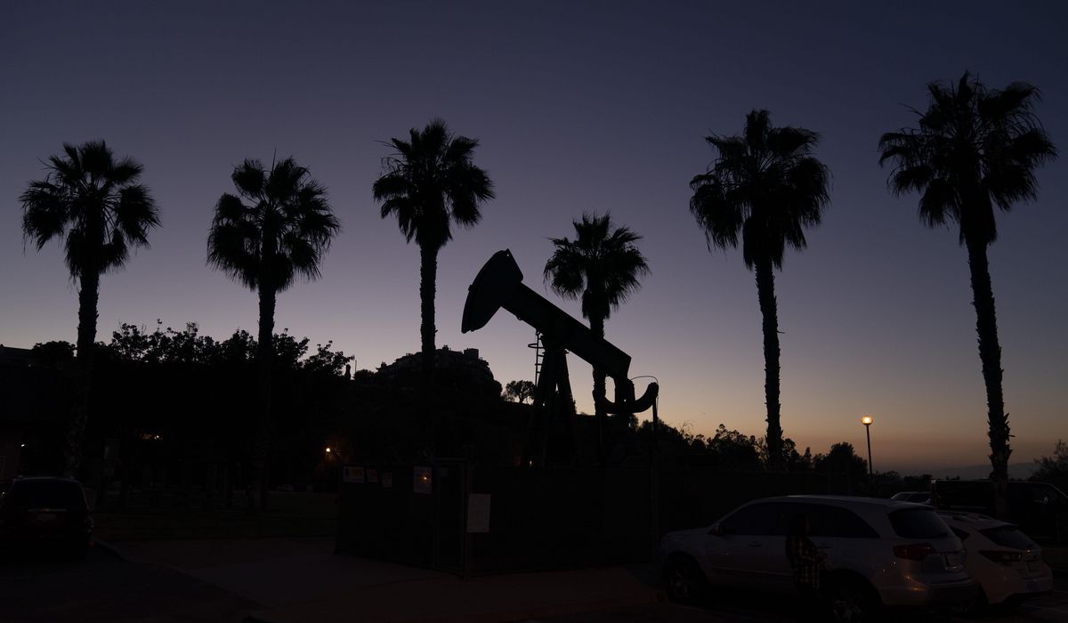 NextImg:California lawmakers block bill allowing people to sue oil companies over health problems