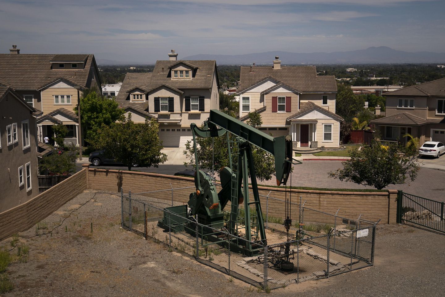 California lawmakers block bill allowing people to sue oil companies over health problems