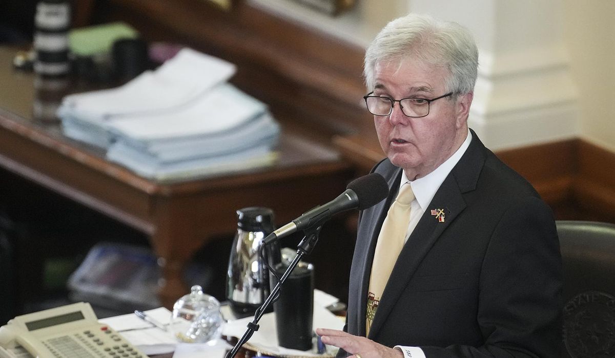 NextImg:Texas leader wants Biden kicked off state’s 2024 ballot over immigration