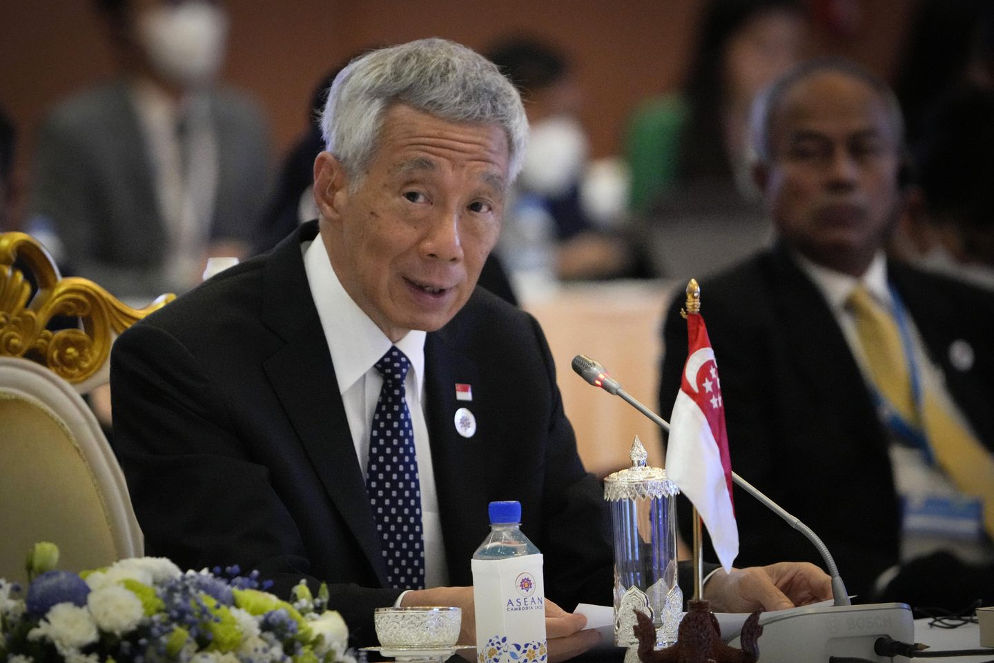 Singapur başbakanı, nadir görülen nüksetme vakasında tekrar COVID için pozitif test yaptı