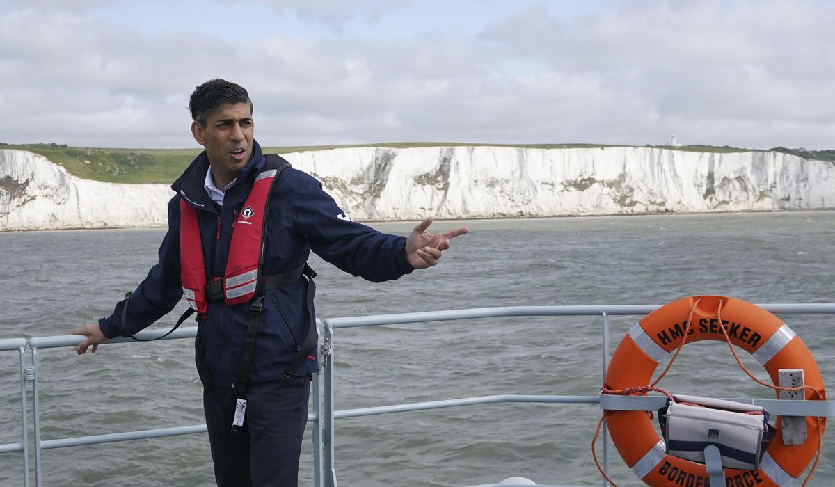 NextImg:U.K. to house hundreds more migrants on barges, PM Sunak says