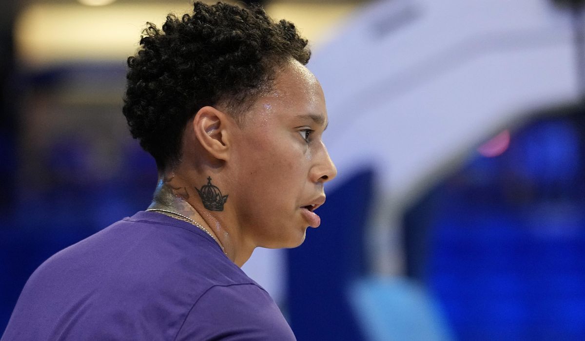 NextImg:Brittney Griner, Mercury teammates confronted at airport by ‘provocateur,’ WNBA says