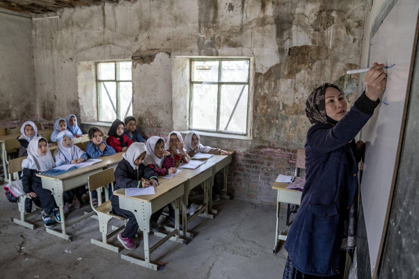UNICEF, Taliban'ın uluslararası grupları Afgan eğitim sektöründen men etme adımından endişe duyuyor