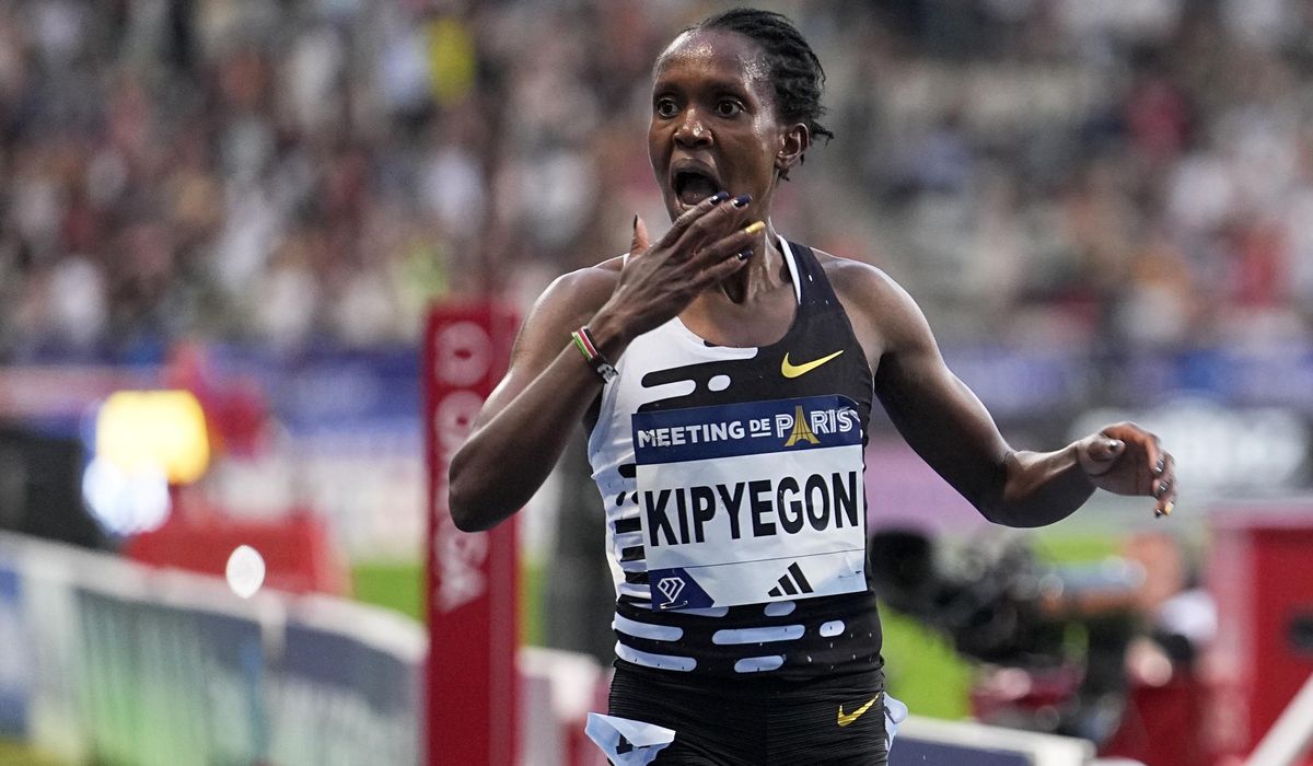NextImg:Kenya rewards runner Kipyegon with $35,000 and house for breaking 2 world records