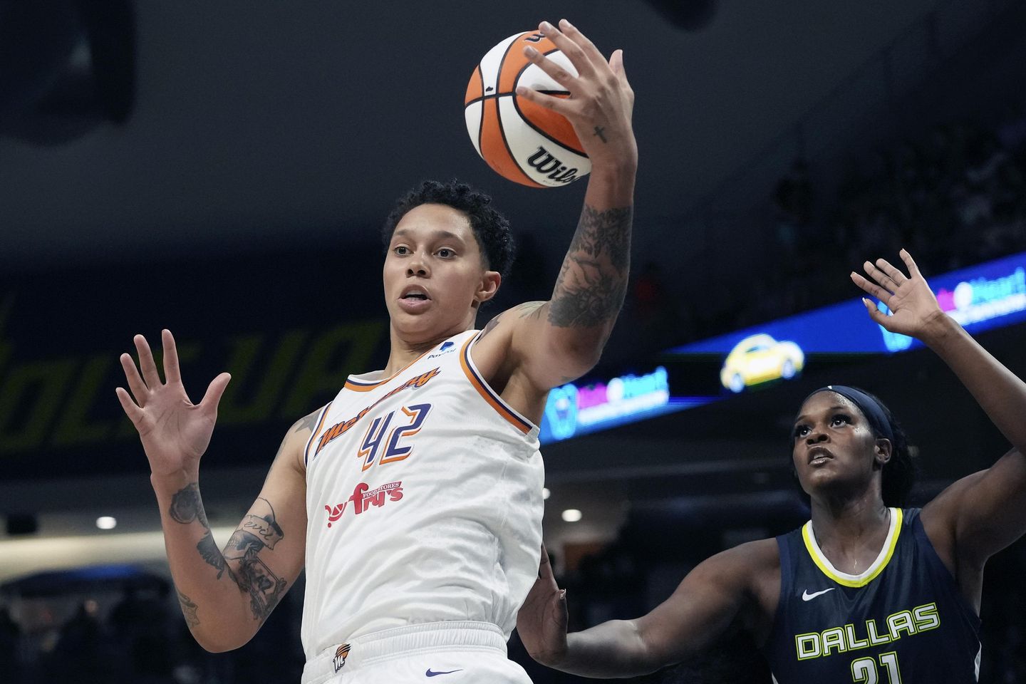 Phoenix Mercury make travel 'adjustments' following airport incident with Brittney Griner