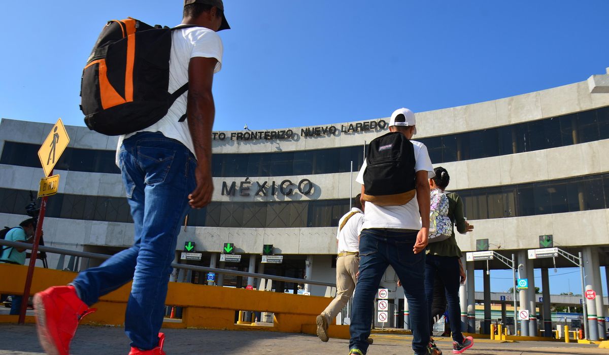 NextImg:Online asylum appointments halted at 1 Texas crossing because of Mexican city’s safety woes