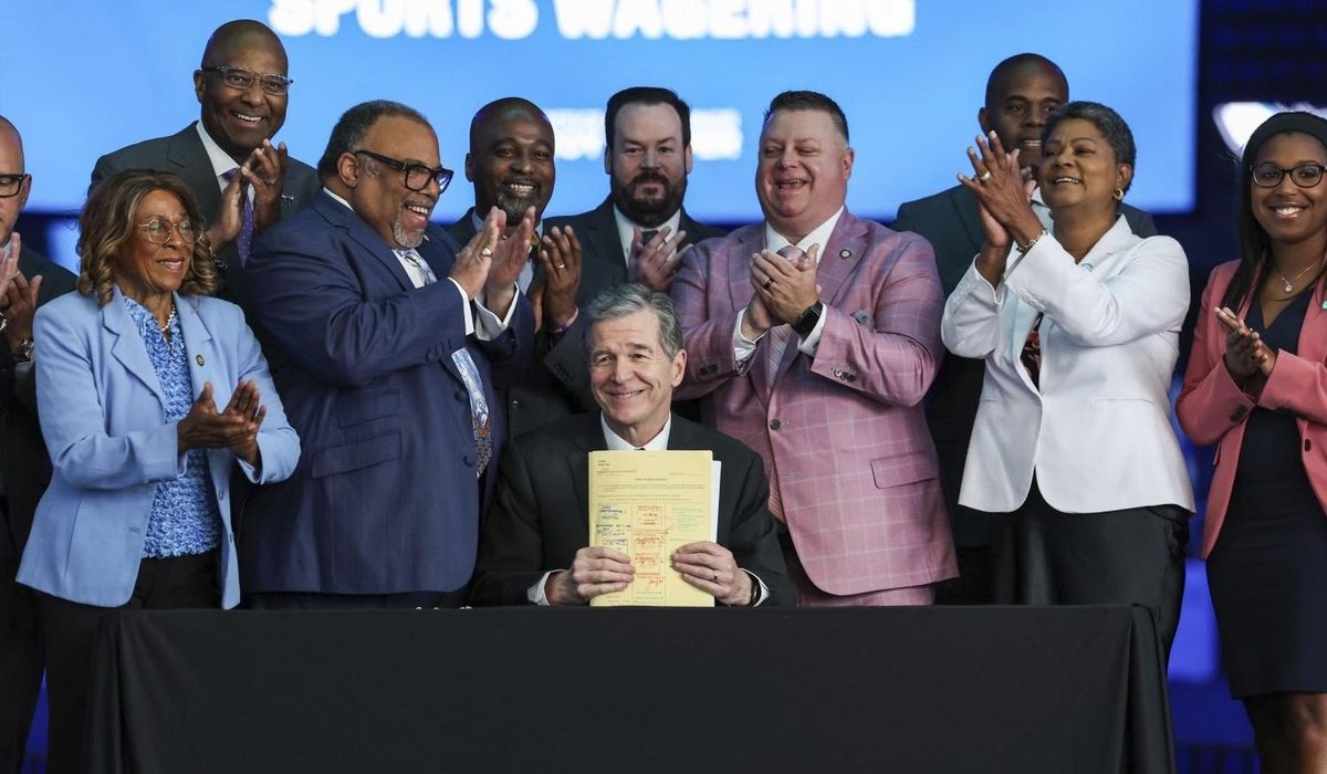 NextImg:North Carolina governor signs sports, horse racing betting law; wagering to begin in early 2024