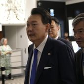 South Korean President Yoon Suk Yeol, center, arrives at the general assembly of the BIE, on Tuesday, June 20, 2023, in Paris. Three candidates for World Expo 2030 will be considered for election in November 2023: the Republic of Korea, for Busan; Italy, for Rome; and Saudi Arabia, for Riyadh. (AP Photo/Christophe Ena) ** FILE **