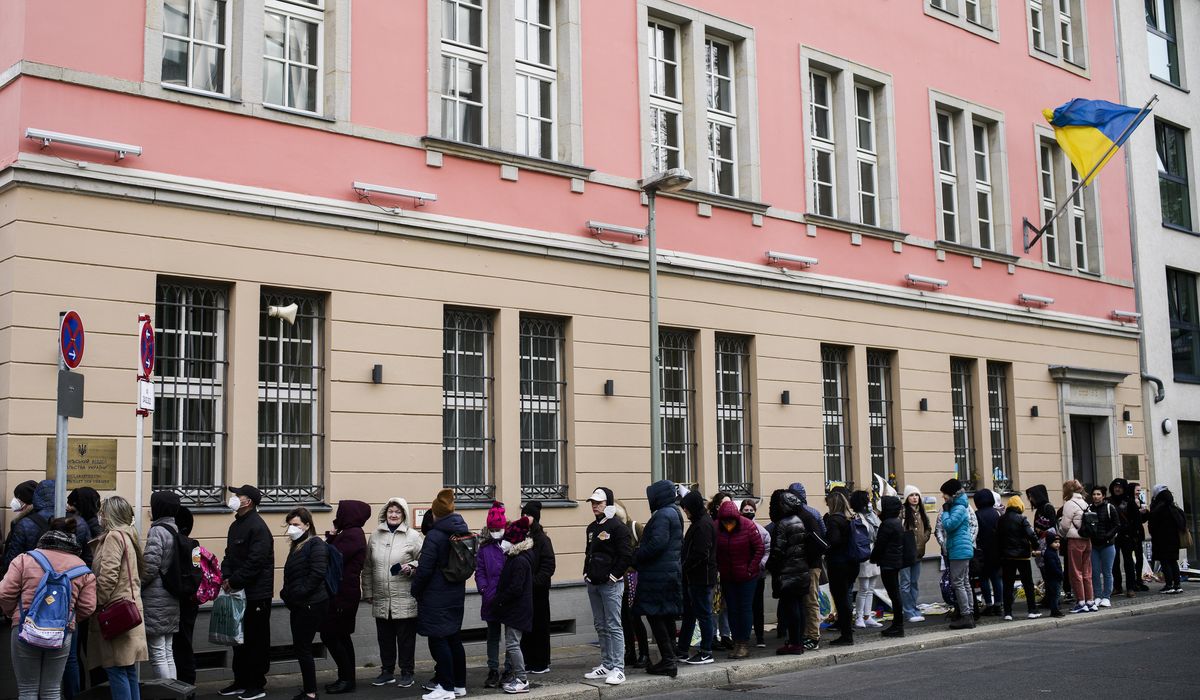 NextImg:Ukrainian refugees helped push German population up 1.3% last year
