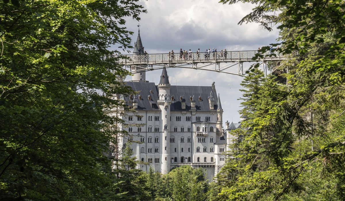 NextImg:U.S. women pushed into ravine at German castle were recent college graduates