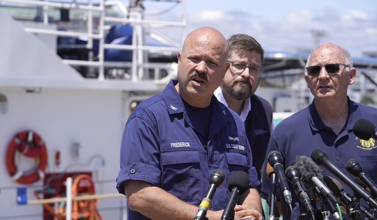 NextImg:Rescuers make a last desperate push as final hours of oxygen on the missing Titanic sub tick down