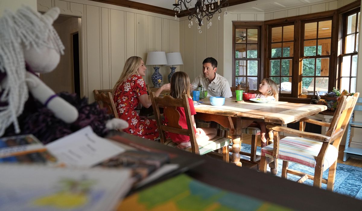 NextImg:Charlotte Pence Bond encourages millennials, Gen Z to unplug and ‘get back to the dinner table’
