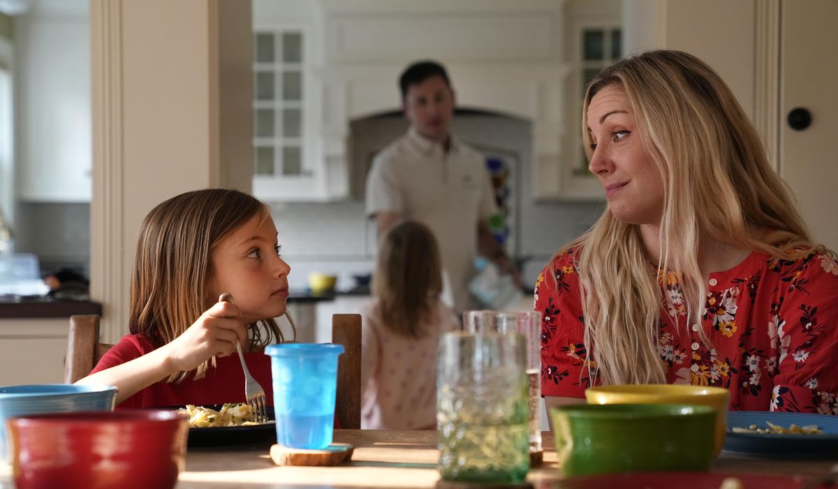 NextImg:Parents, you might be missing out on this important time with your kids