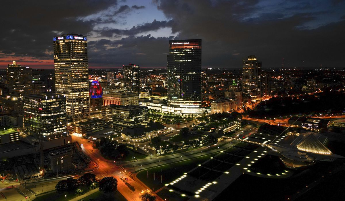 NextImg:Milwaukee council OKs sales tax hike as part of plan to avoid bankruptcy