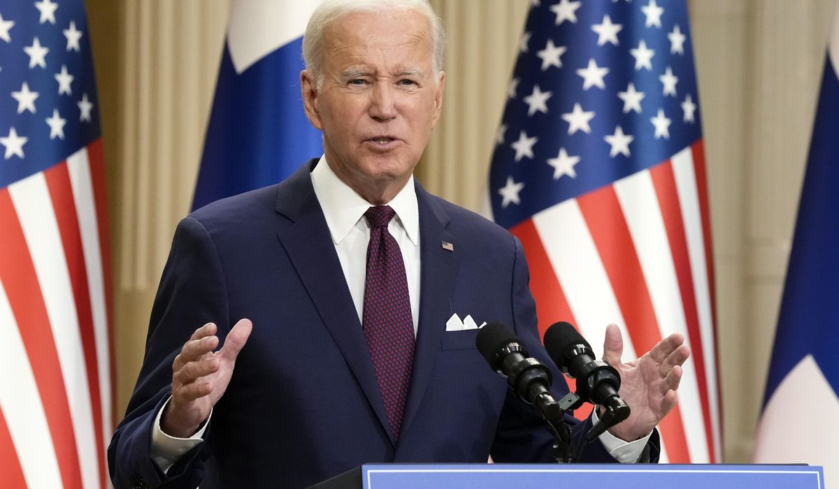 NextImg:Biden campaign staffs up with former White House aide Cedric Richmond and fundraising leaders