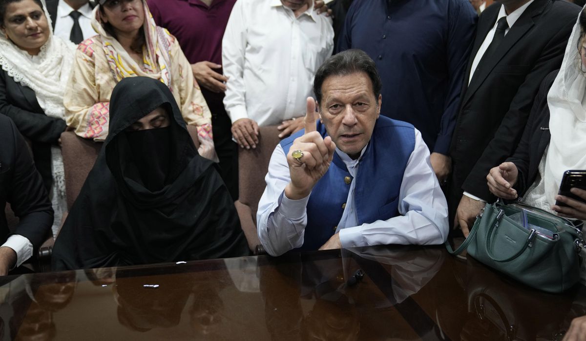NextImg:Dozens of followers of Pakistan’s Imran Khan quit his party and launch their own ahead of elections