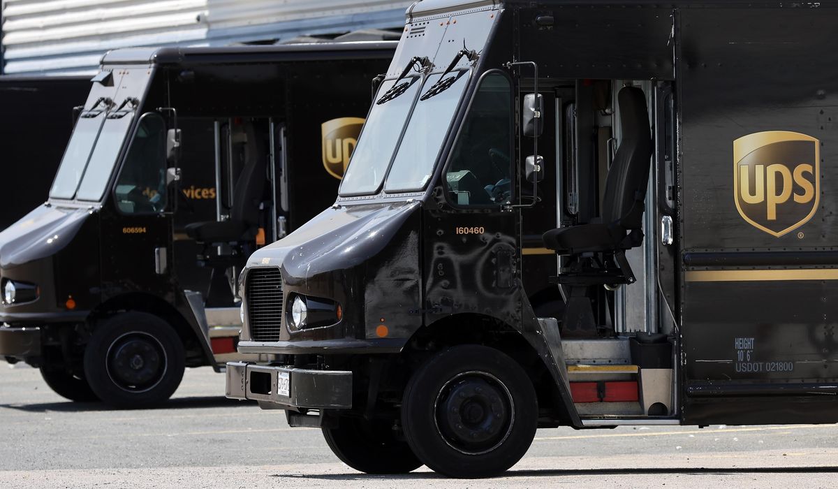 NextImg:UPS to train nonunion drivers as strike looms