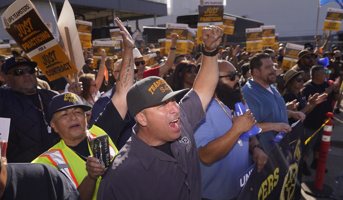 NextImg:UPS to offer better deal to Teamsters ahead of next week’s talks