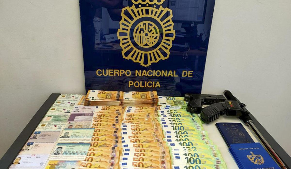NextImg:2 arrested in Serbia suspected of smuggling Cubans to Spain as part of an international crime group