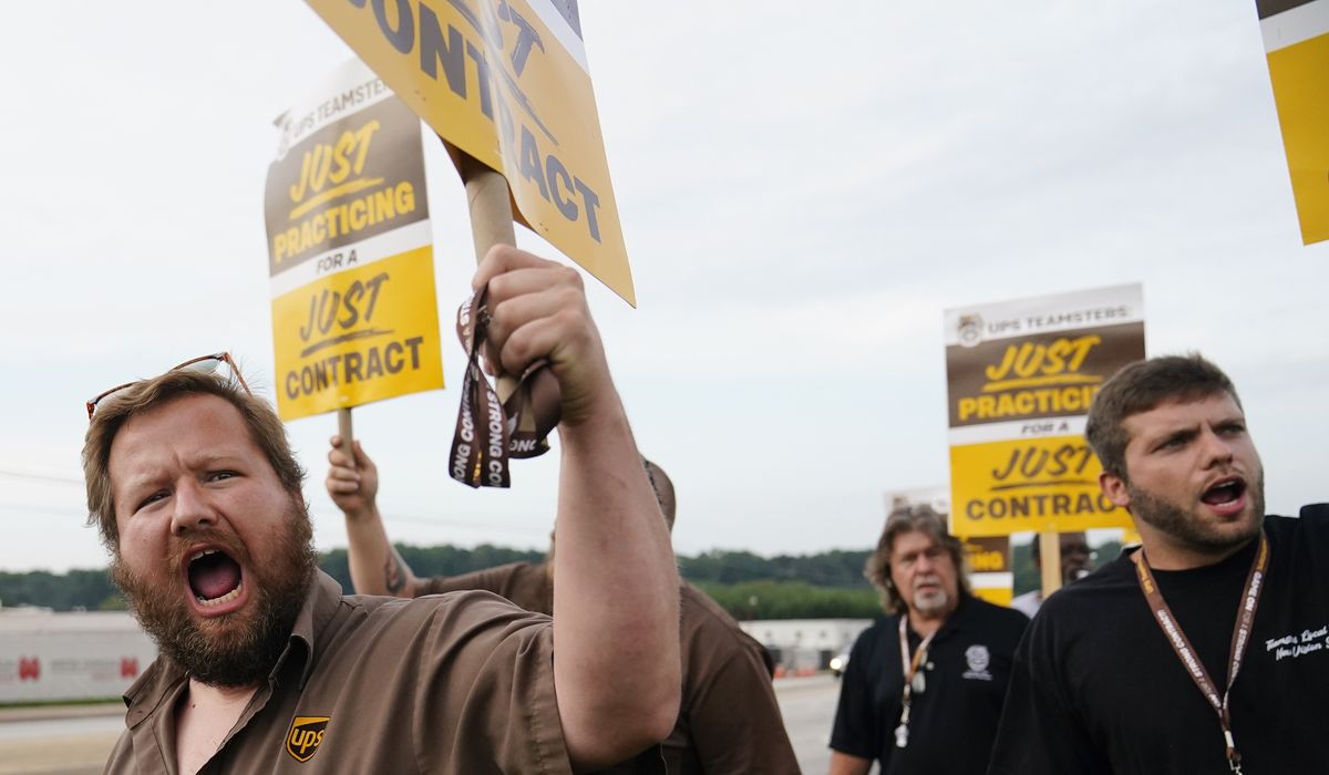 NextImg:Teamsters win deal with UPS as unions buck businesses from coast to coast