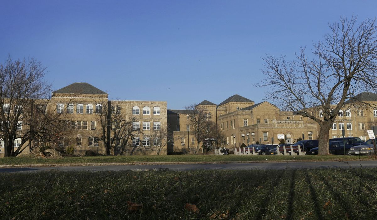 NextImg:NYC plans to set up a shelter for 1,000 migrants in the parking lot of a psychiatric hospital