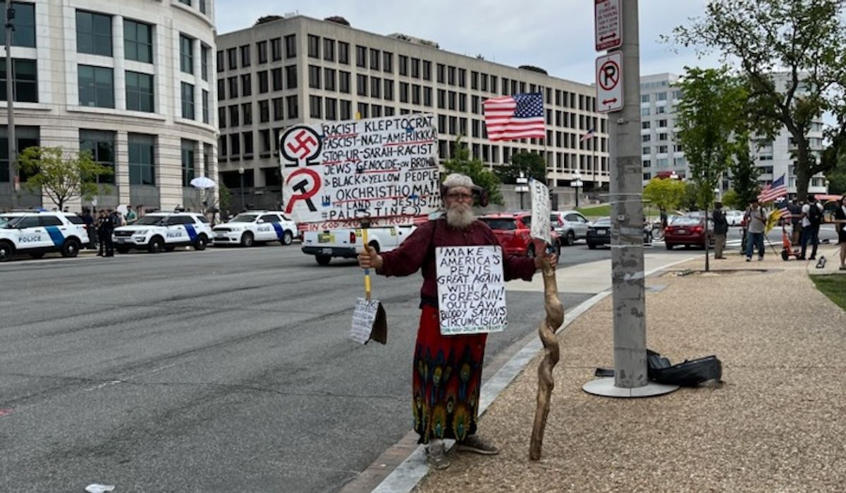NextImg:Trump masks, bullhorns and the MAGA Beast: Activists await Trump’s arrival at Washington courthouse