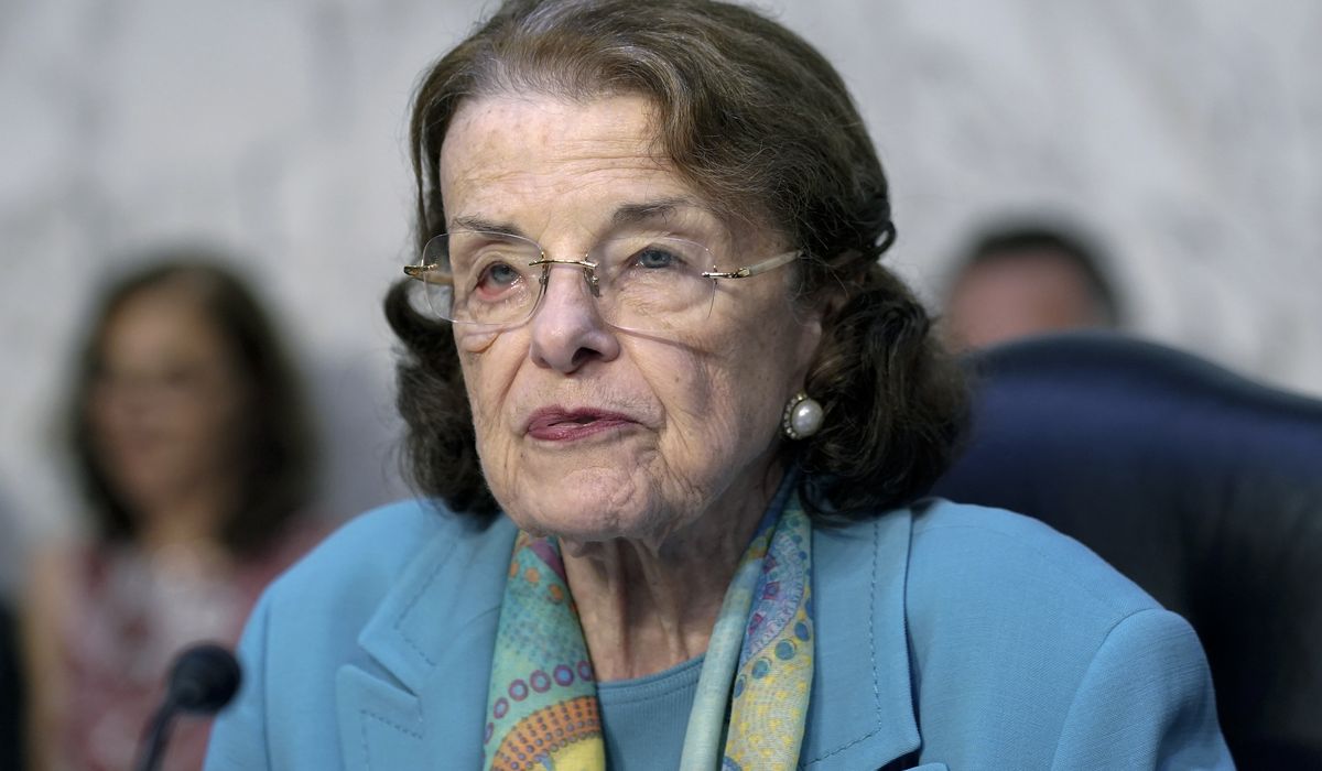NextImg:Sen. Feinstein briefly hospitalized after suffering ‘minor fall’