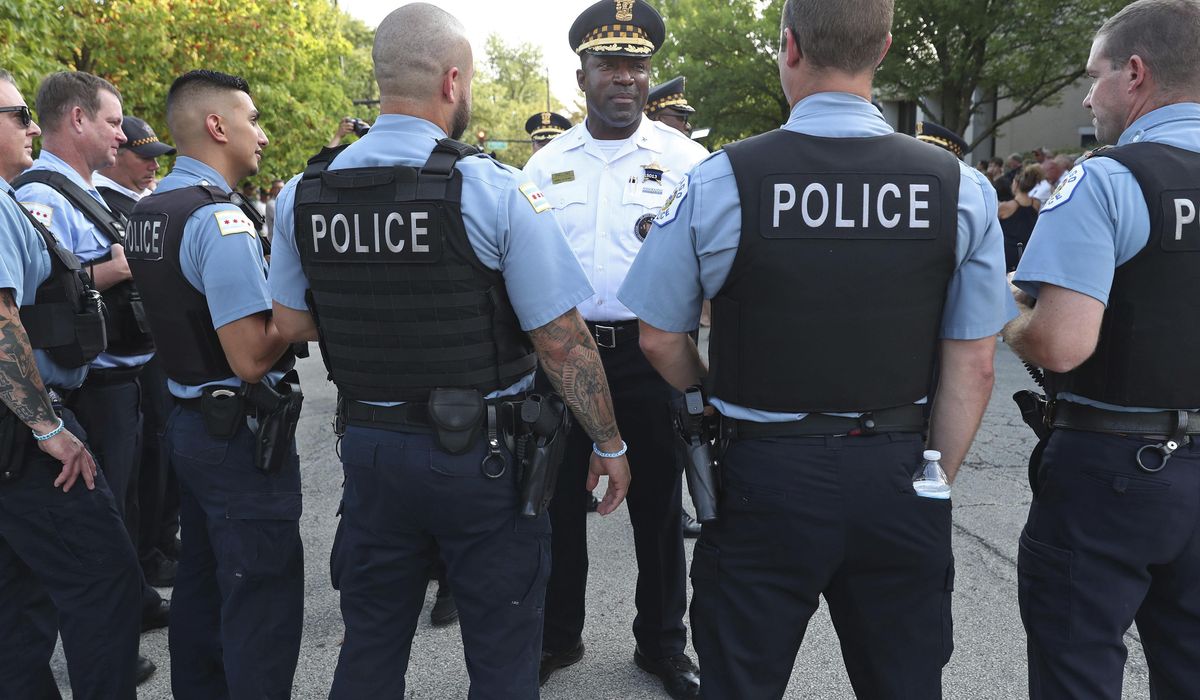 NextImg:Chicago mayor to introduce the police department’s counterterrorism head as new superintendent