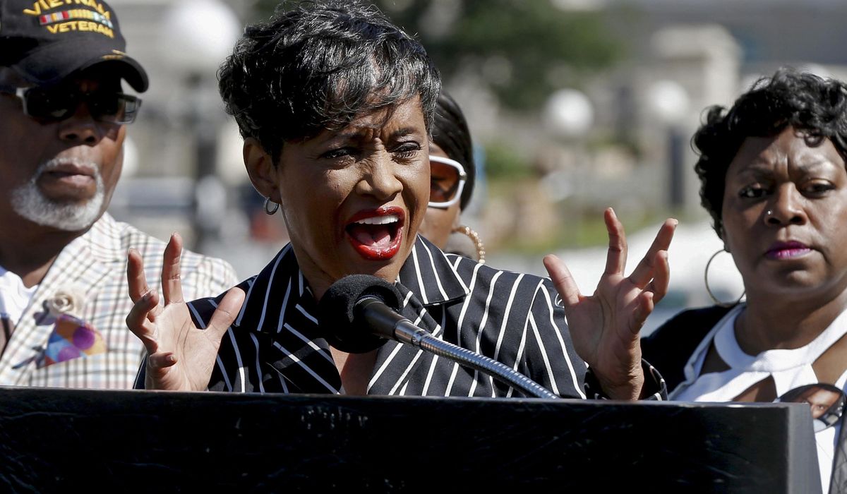 NextImg:Georgia sheriff pleads guilty to groping TV’s Judge Hatchett
