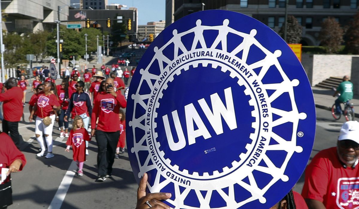 NextImg:Ford says UAW contract will cost company $8.8 billion