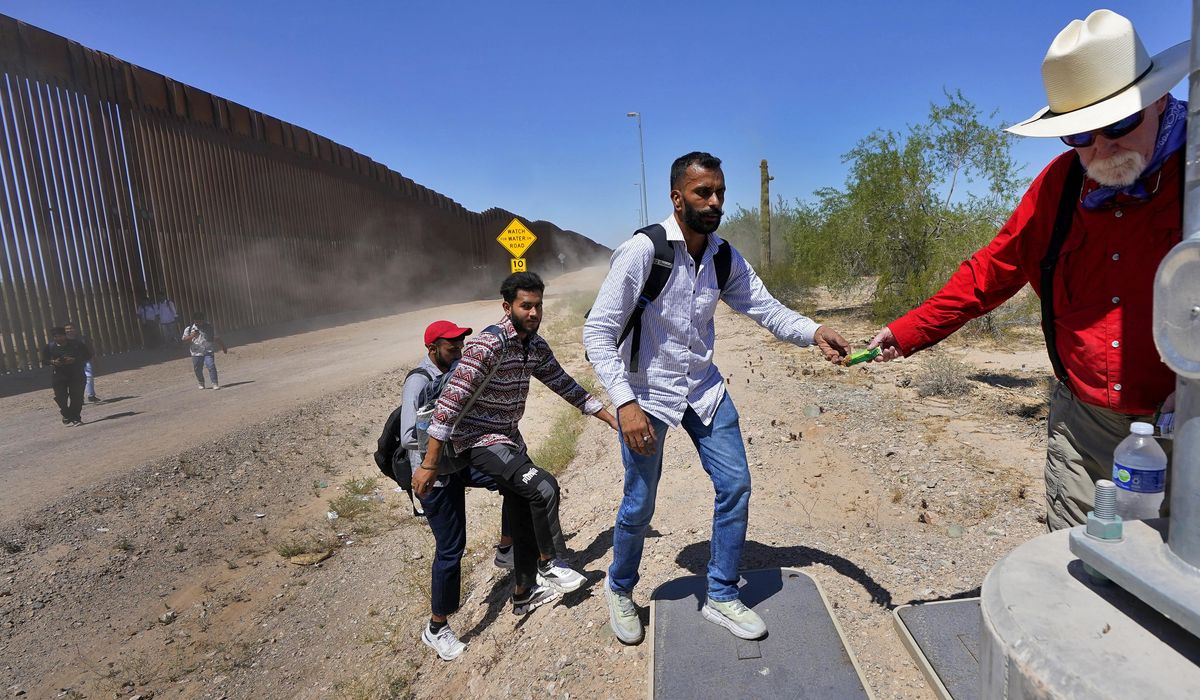 NextImg:Smugglers are steering migrants into the remote Arizona desert, posing new Border Patrol challenges