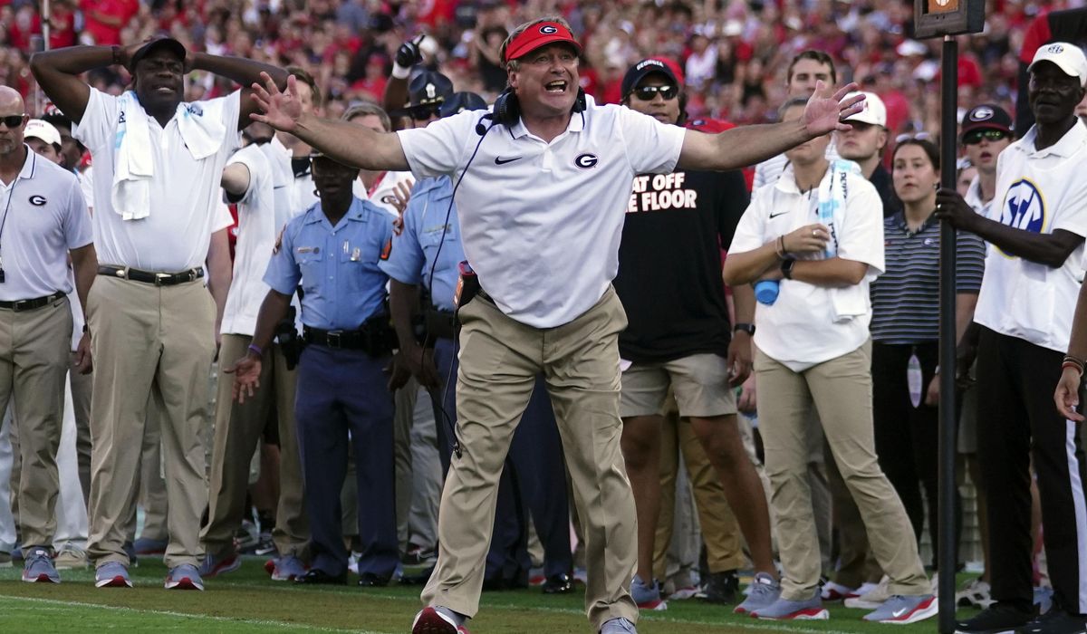 NextImg:Georgia football staffer Jarvis Jones arrested for speeding, reckless driving