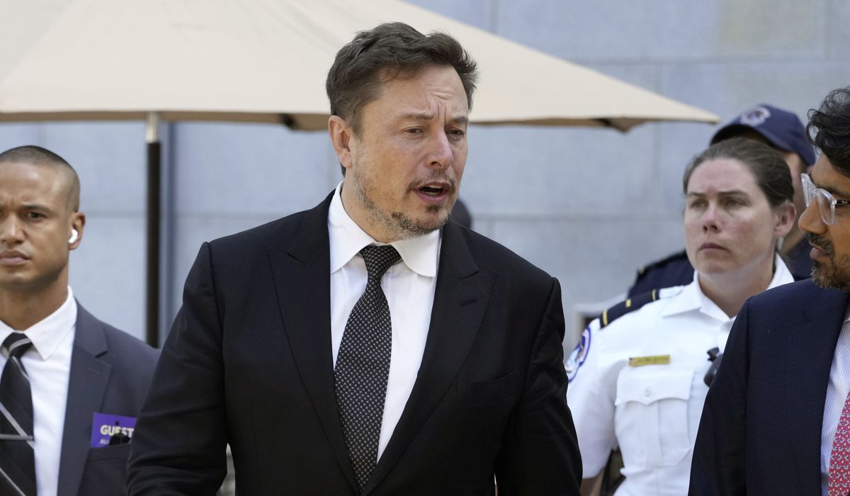 NextImg:Musk says he won’t donate to Biden or Trump