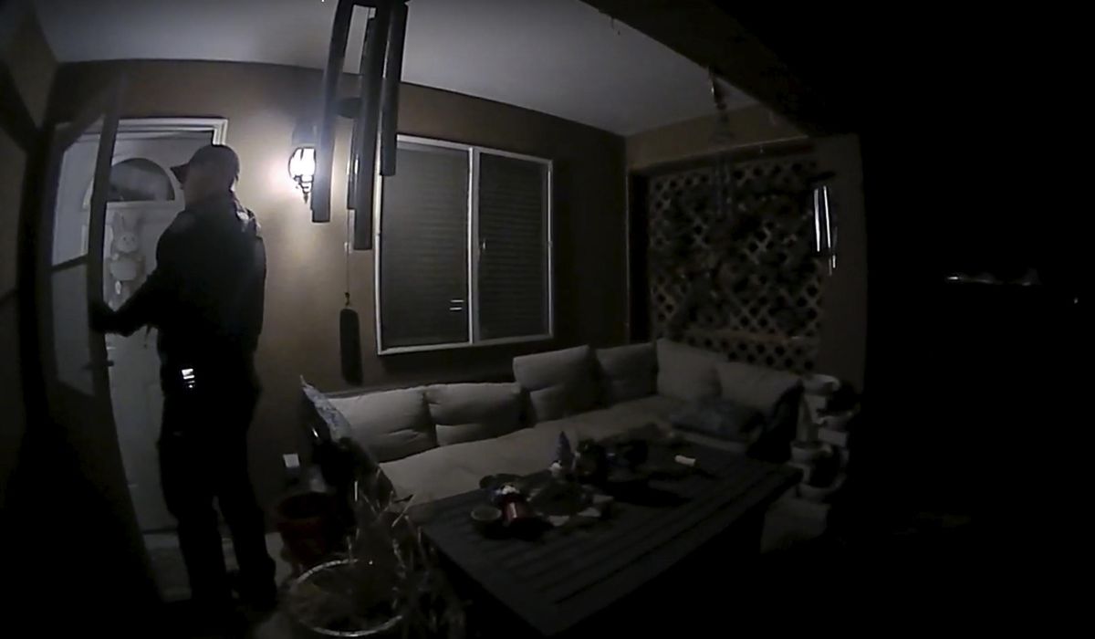 NextImg:Family files lawsuit after police fatally shot New Mexico man while at wrong address