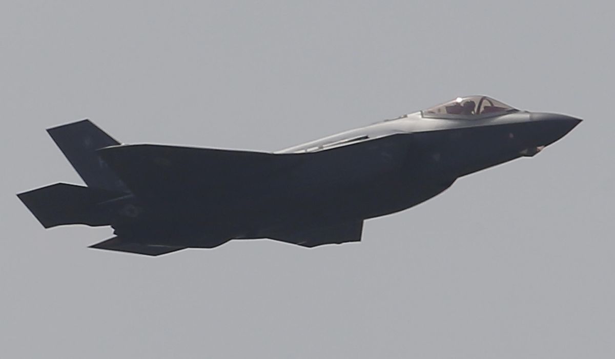 NextImg:Military searches near South Carolina lakes for fighter jet whose pilot safely ejected