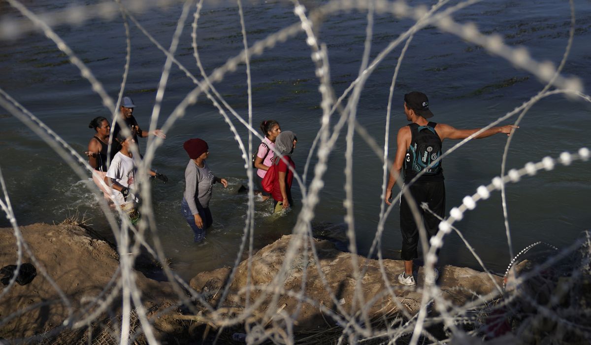 NextImg:DHS breaks record with more than 300,000 unauthorized entries in August