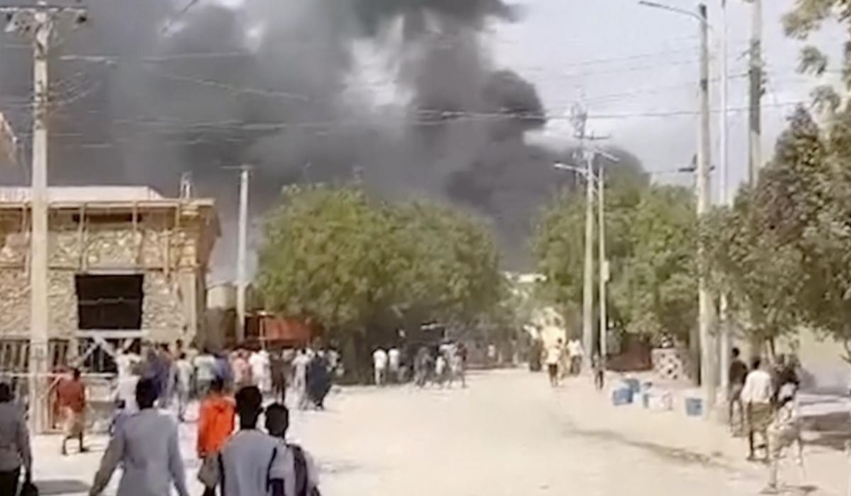 NextImg:A bombing at a checkpoint in Somalia killed at least 15 people, authorities say