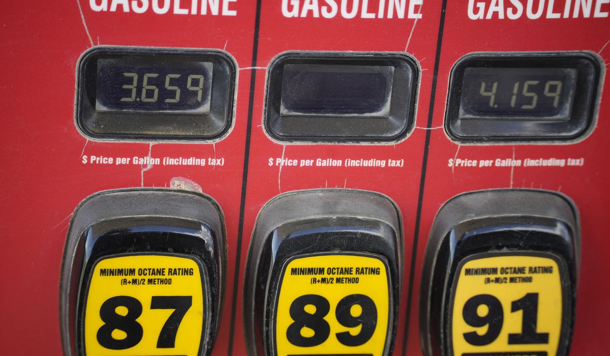 NextImg:Oil prices have risen. That’s making gas more expensive for U.S. drivers and helping Russia’s war