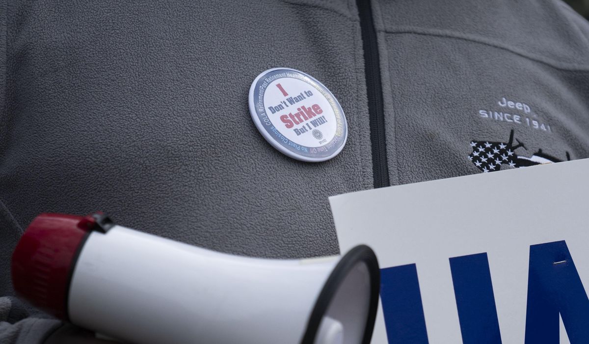 NextImg:UAW members hit by car leaving plant