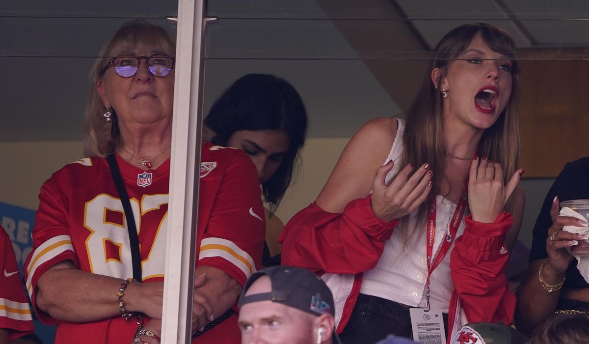 NextImg:Sales of Travis Kelce’s jersey spike after pop star Taylor Swift shows up to watch him play