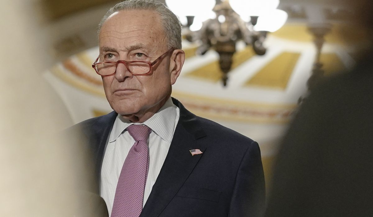 NextImg:Senate unanimously approves bringing back a dress code