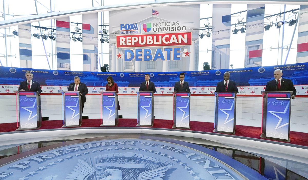 NextImg:DeSantis, Christie rip Trump for skipping debate